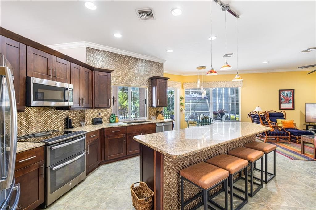 9311 Cedar Creek DR-4