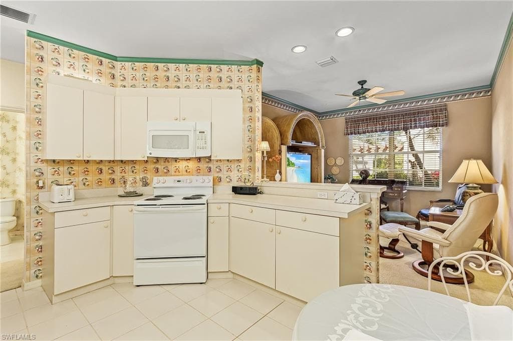 5693 Heron LN 503-16