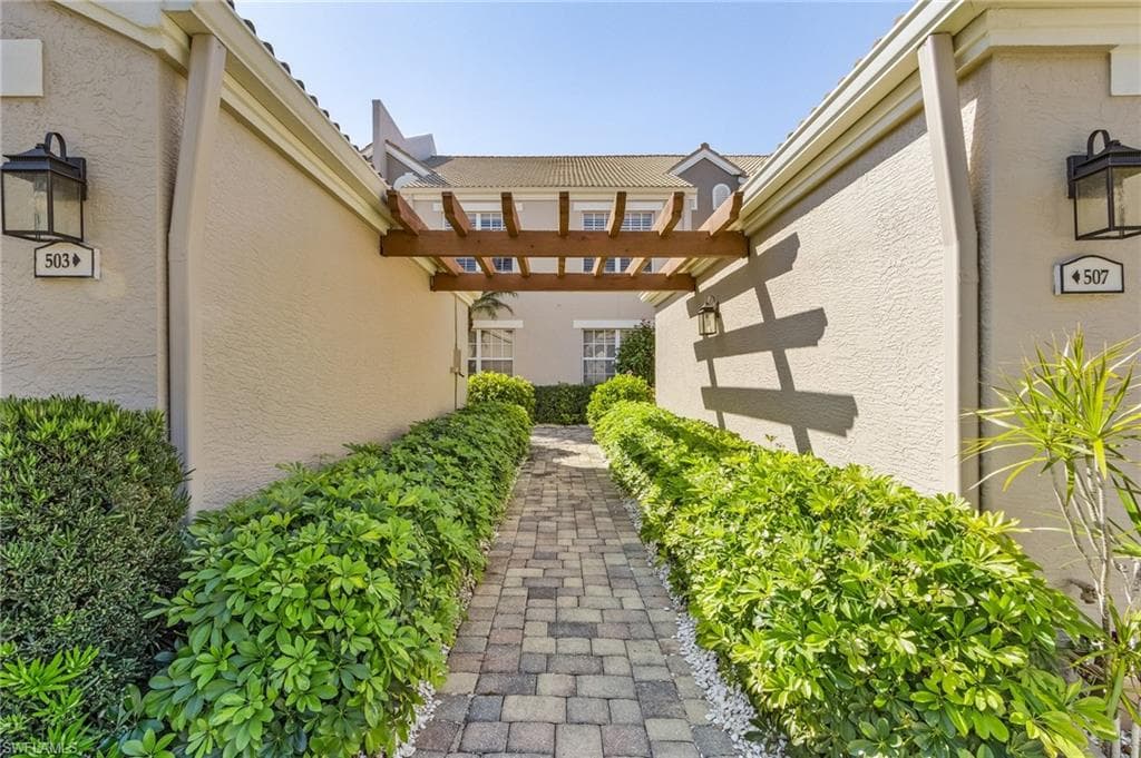 5693 Heron LN 503-5