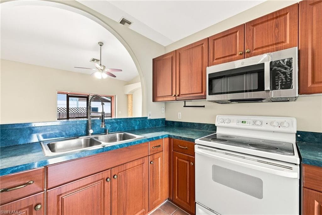 4436/4438 Pine Lake RD-20