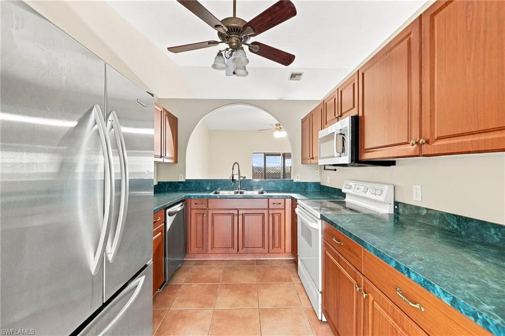 4436/4438 Pine Lake RD-19