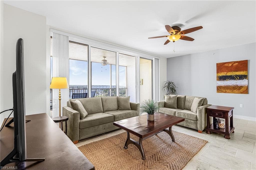 2090 W First ST 1009-5