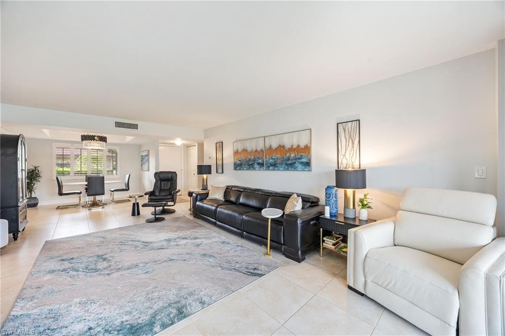413 Augusta BLVD 105-11