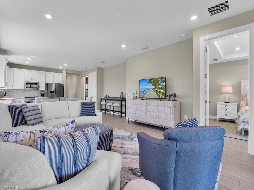 11694 Canal Grande DR-22