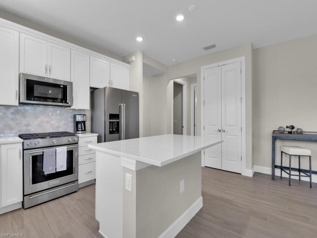 11694 Canal Grande DR-15