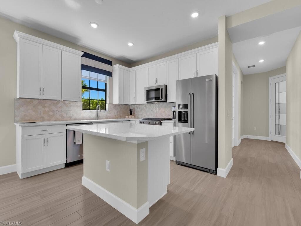 11694 Canal Grande DR-11
