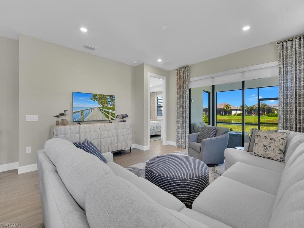 11694 Canal Grande DR-19