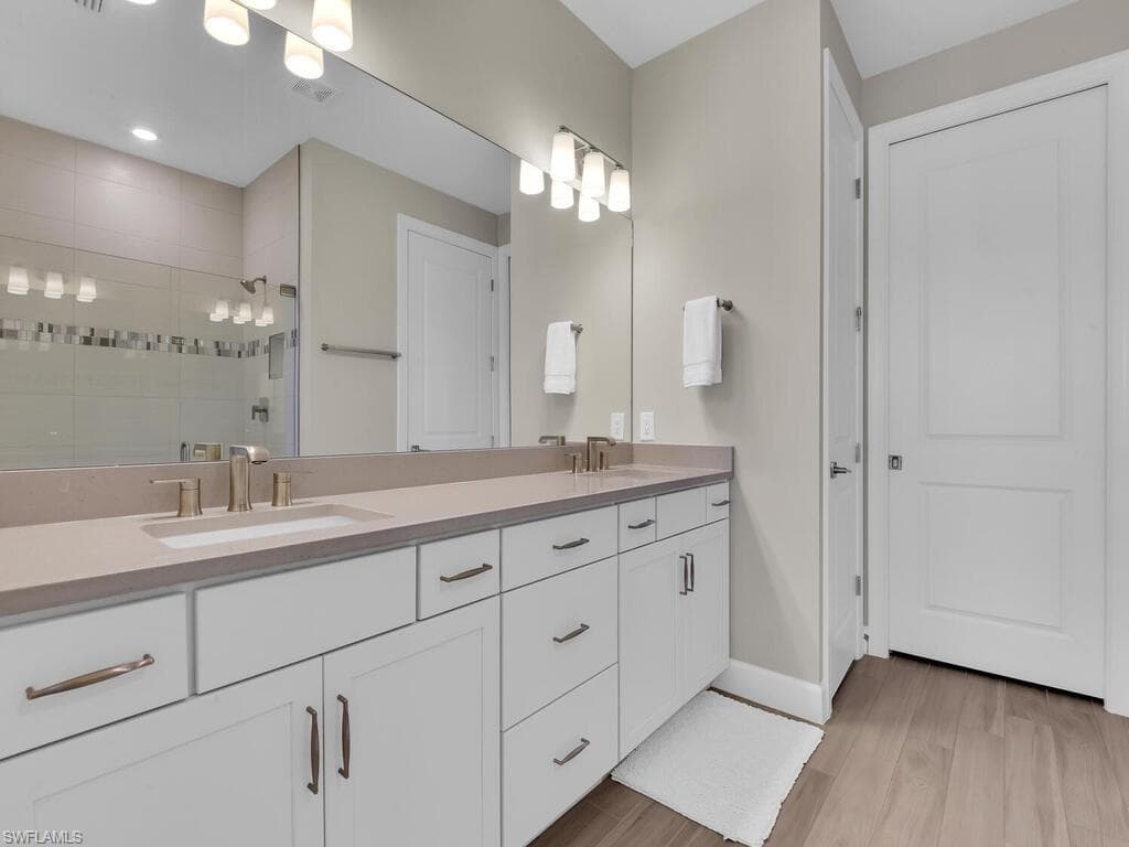 11694 Canal Grande DR-31