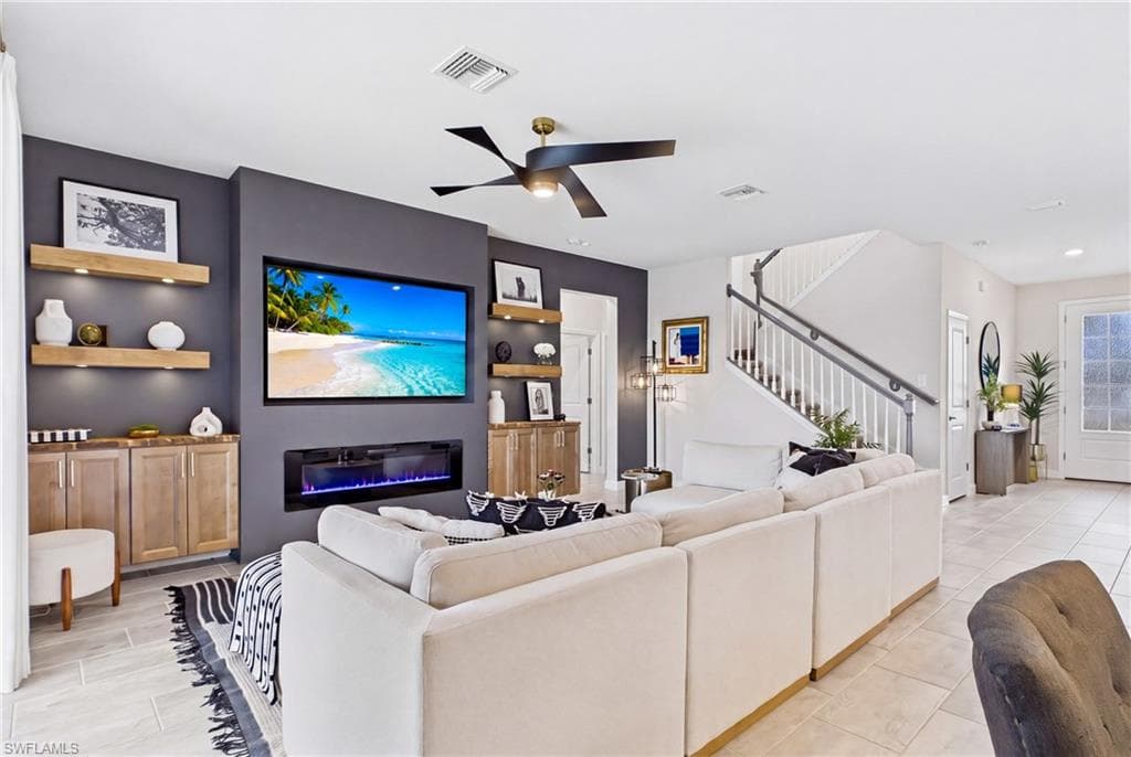 13883 Pine Lodge LN-10