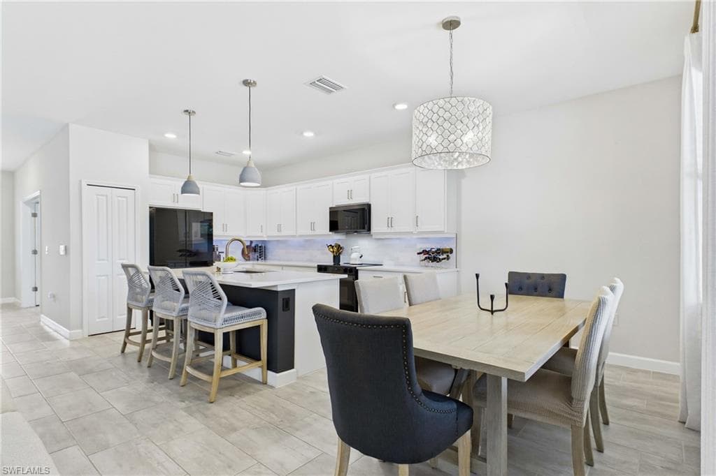 13883 Pine Lodge LN-18