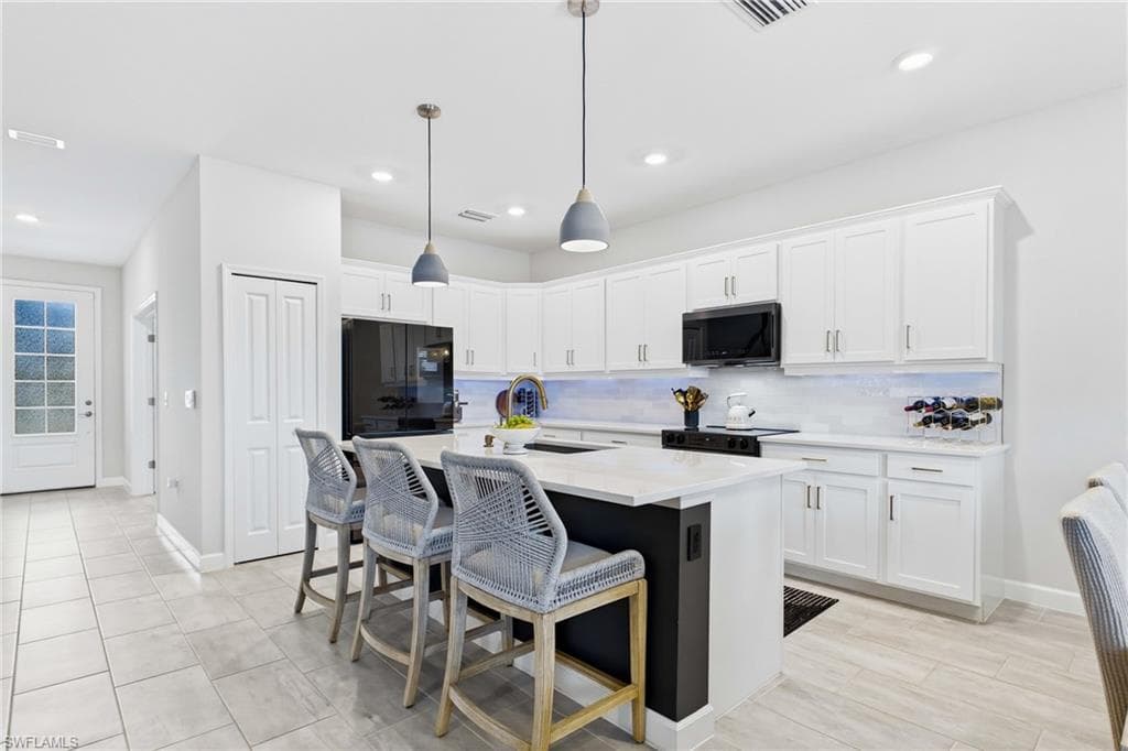 13883 Pine Lodge LN-15