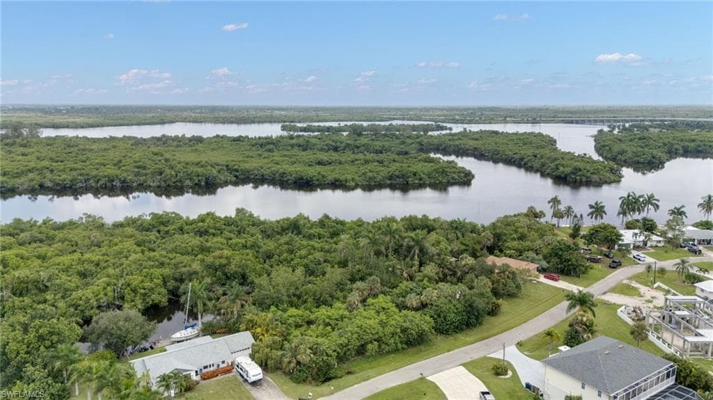 315 Shore DR-5