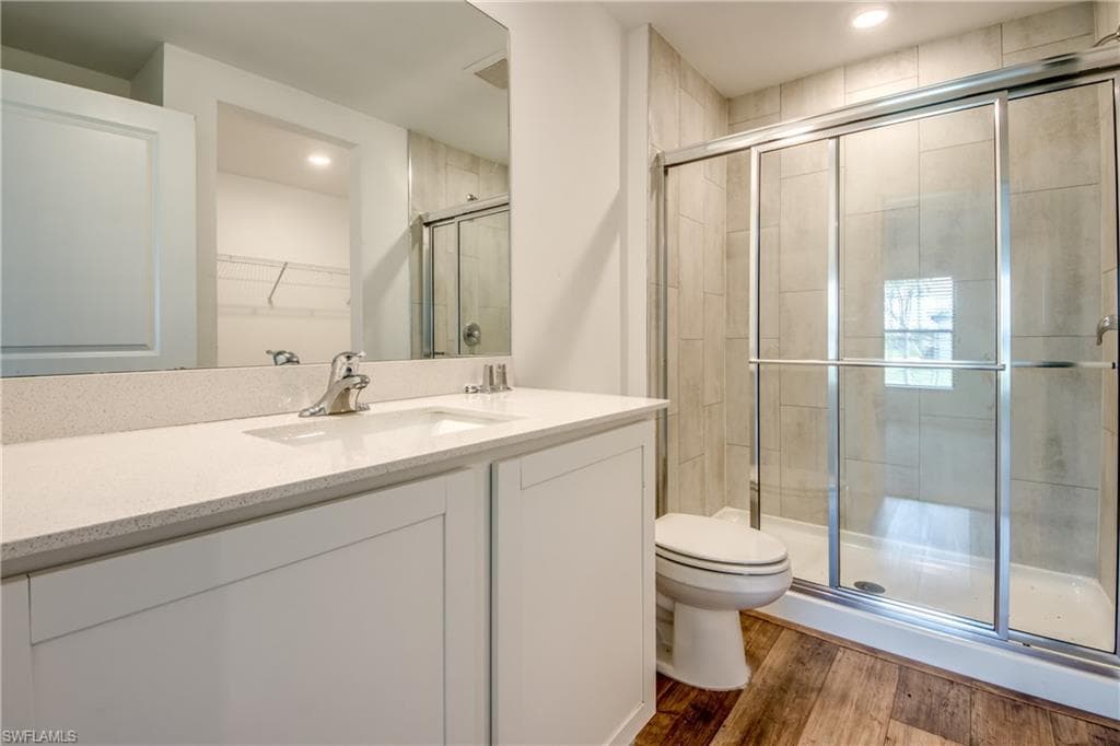 861 Winwood CIR-23
