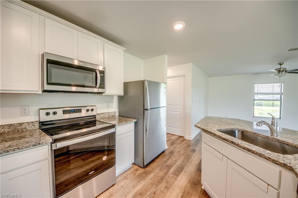 861 Winwood CIR-17