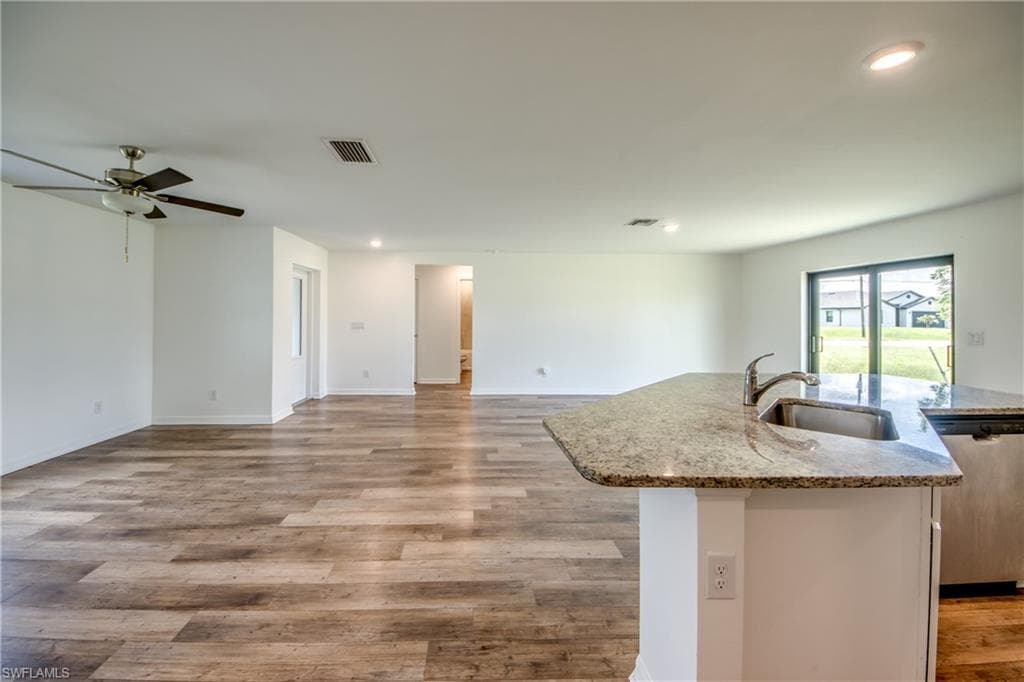 861 Winwood CIR-12