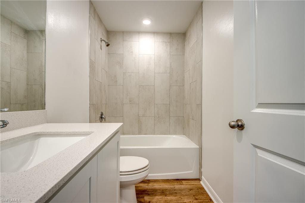 861 Winwood CIR-26