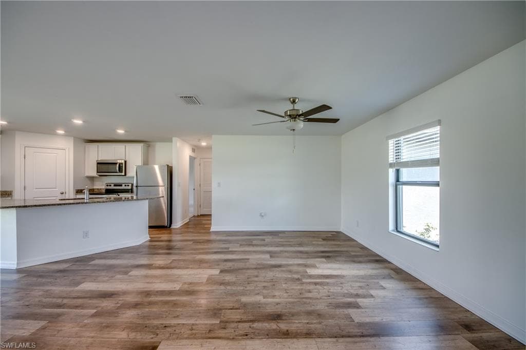 861 Winwood CIR-9