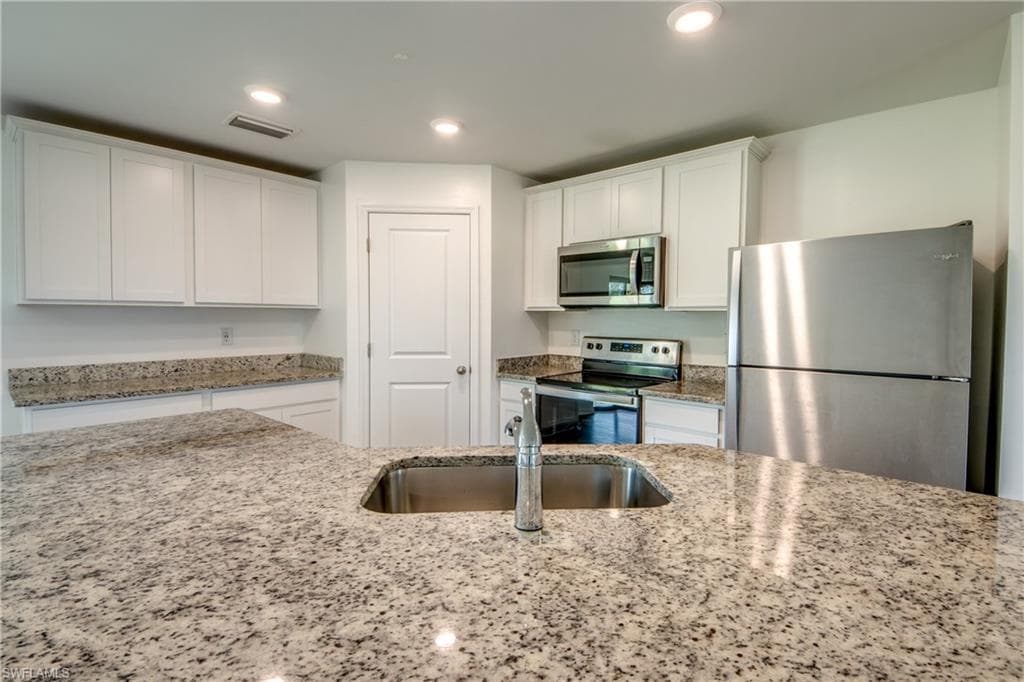 861 Winwood CIR-15