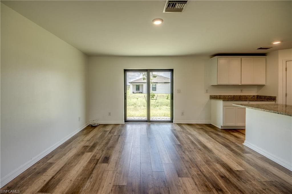 861 Winwood CIR-4
