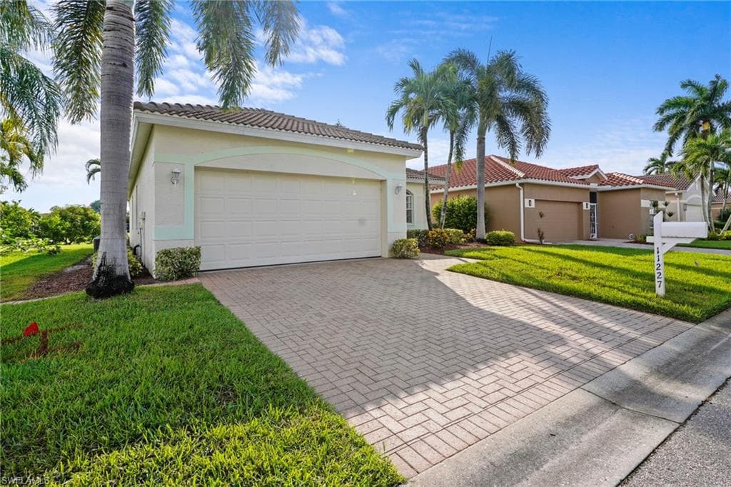 11227 Lakeland CIR-39