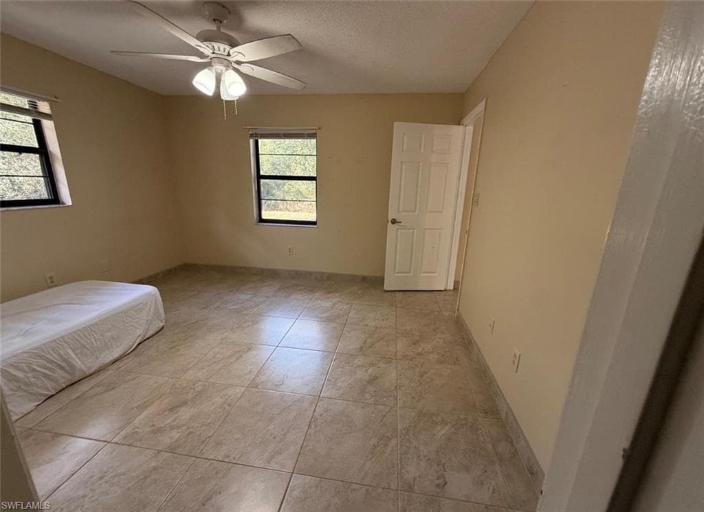 908 PRIMROSE ST-13