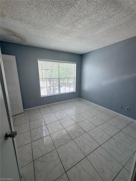 100 Santa Clara DR 3-1