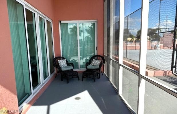 2743 1st ST 305-28