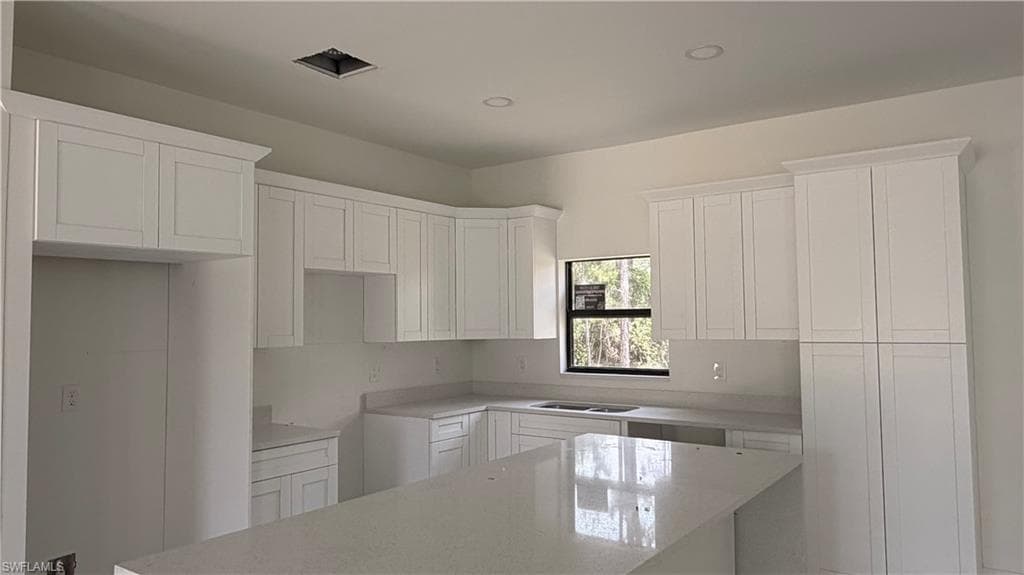 5233 44 ST NE-3