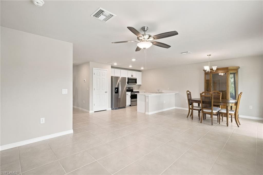 3166 Estancia LN-17