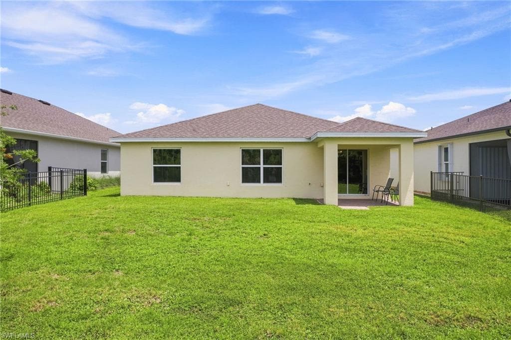 3166 Estancia LN-5