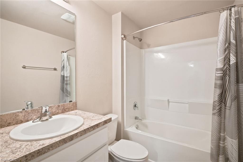3166 Estancia LN-10