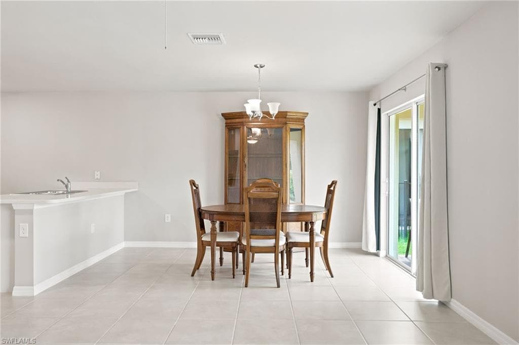 3166 Estancia LN-21