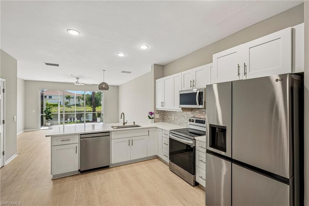 1104 Oxford LN 44-1