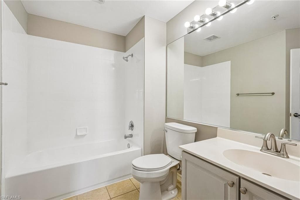1104 Oxford LN 44-19