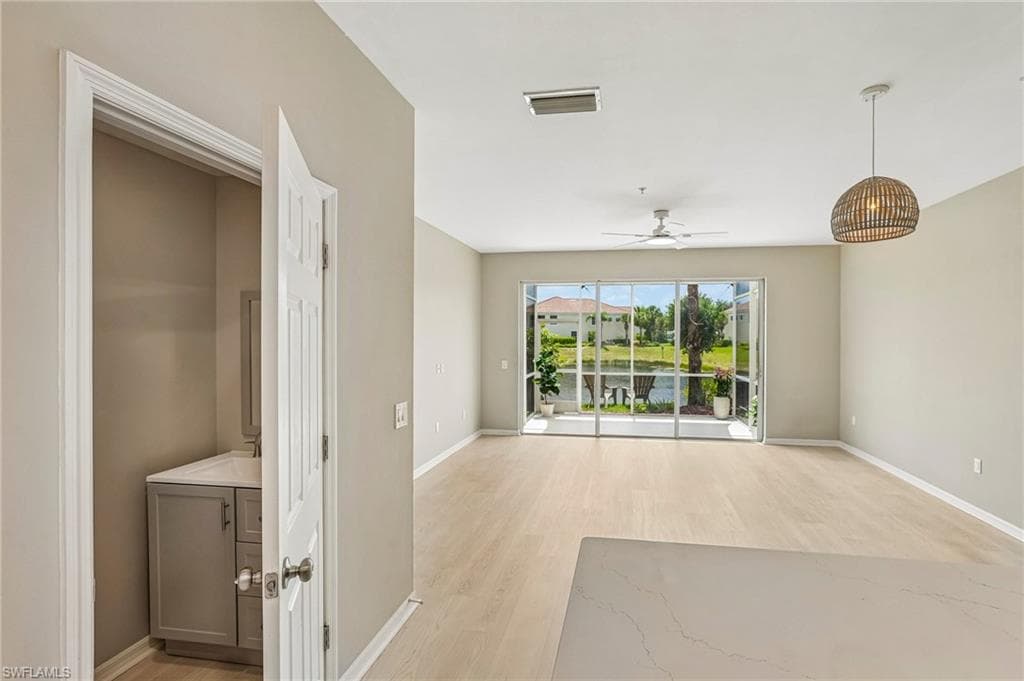 1104 Oxford LN 44-8