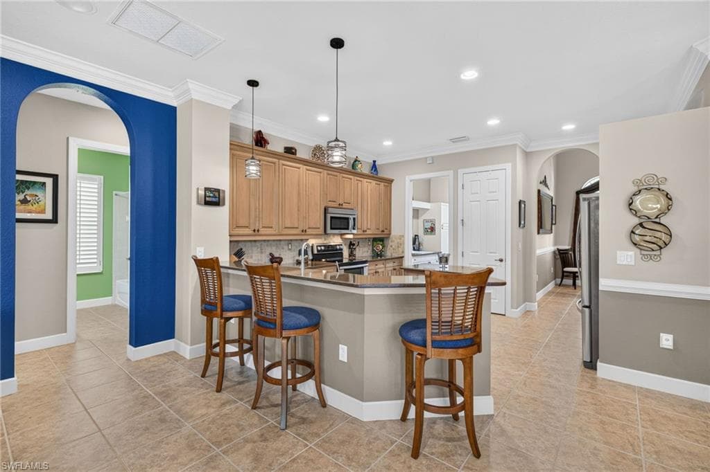 10897 Stonington AVE-6