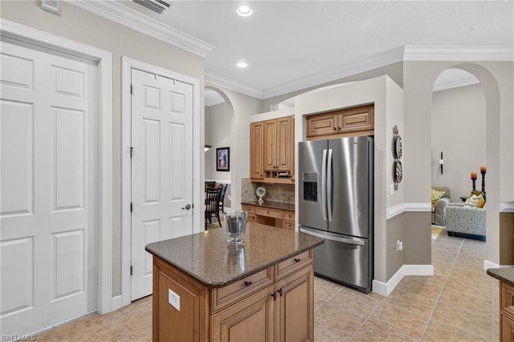 10897 Stonington AVE-10