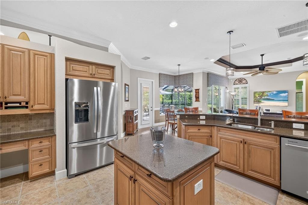 10897 Stonington AVE-8