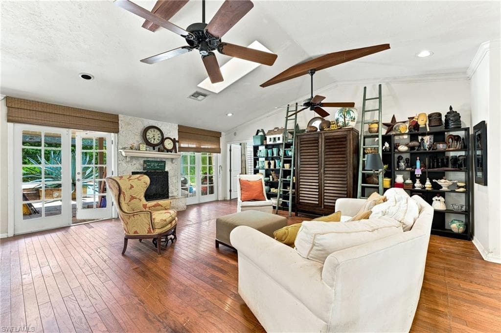 5247 Cherry Wood DR-11