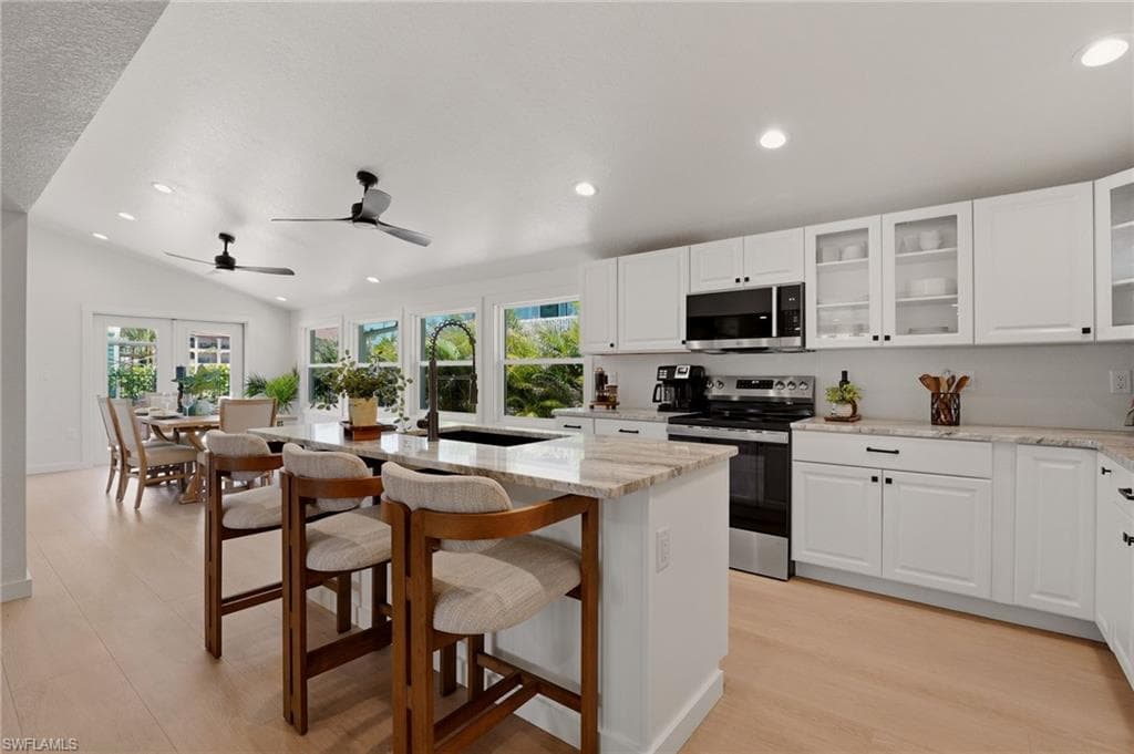 120 Stanford DR-16