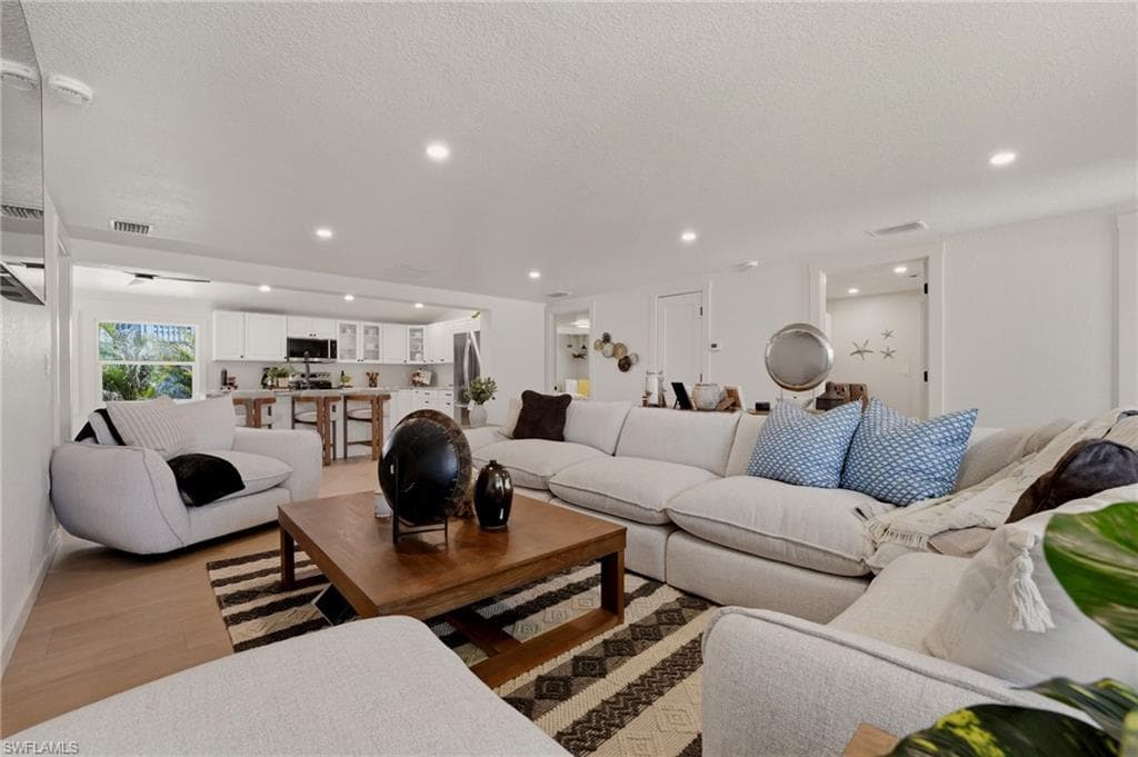 120 Stanford DR-10
