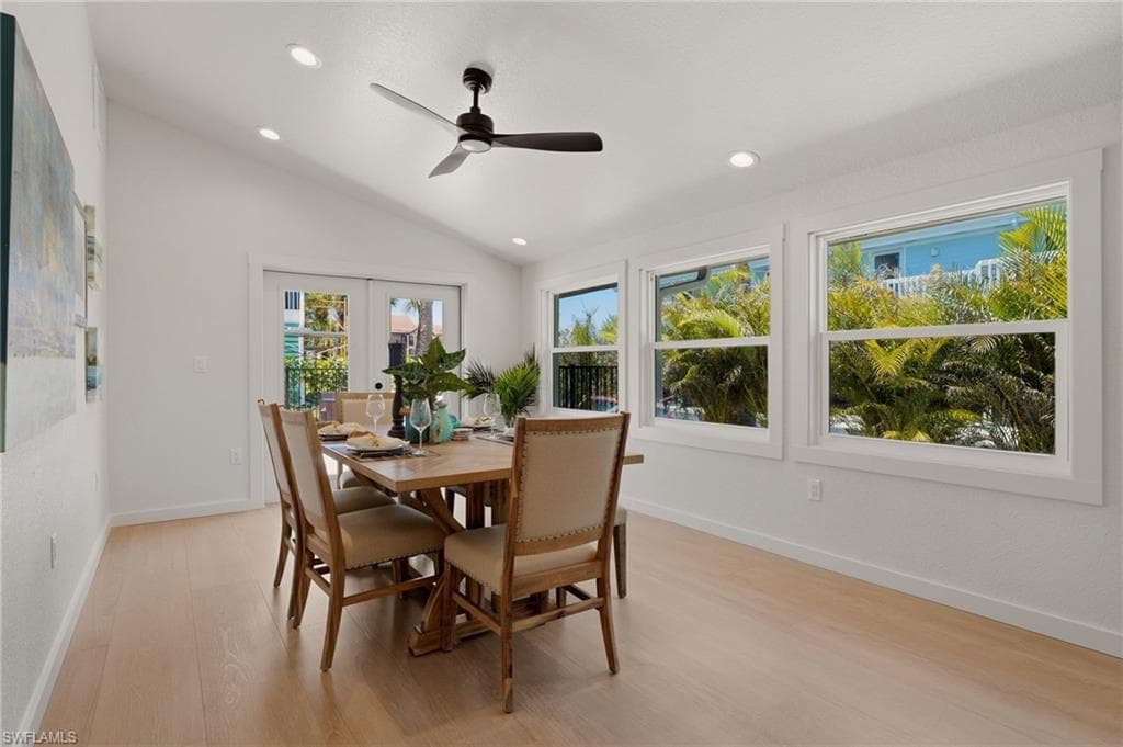 120 Stanford DR-18