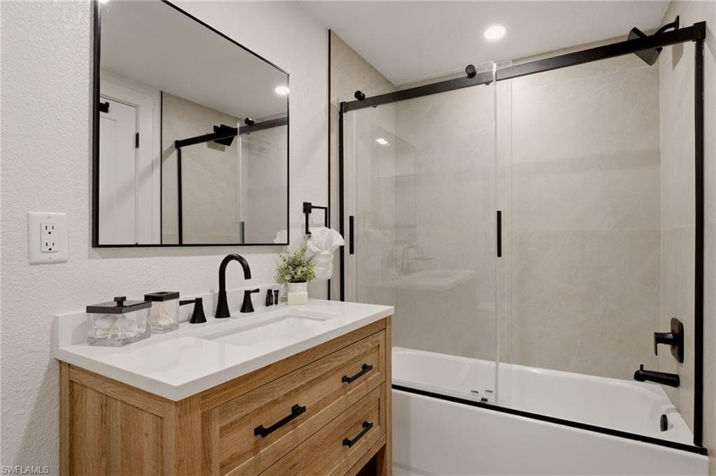 120 Stanford DR-35