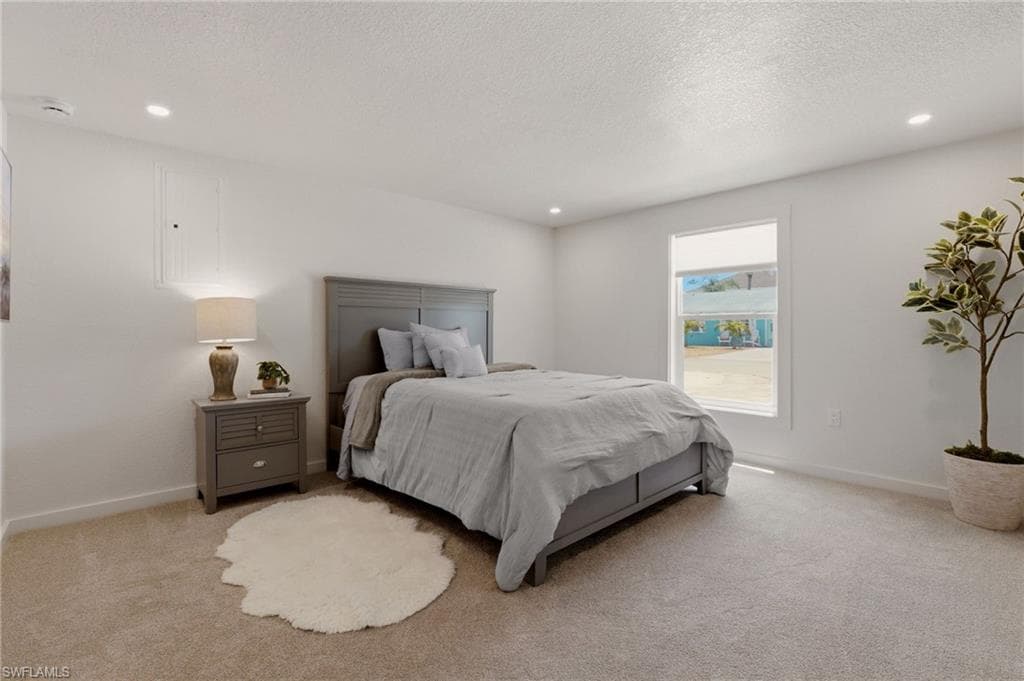120 Stanford DR-31
