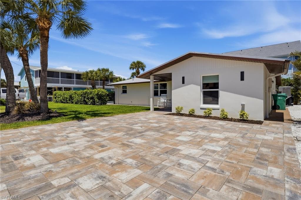 120 Stanford DR-4