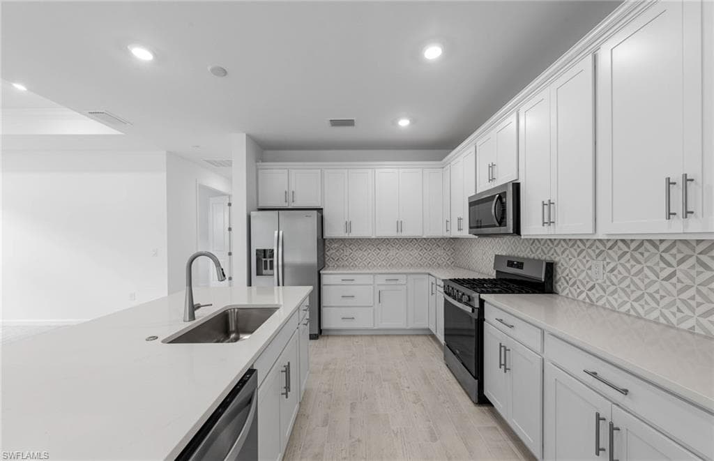 2049 Terreno BLVD-20