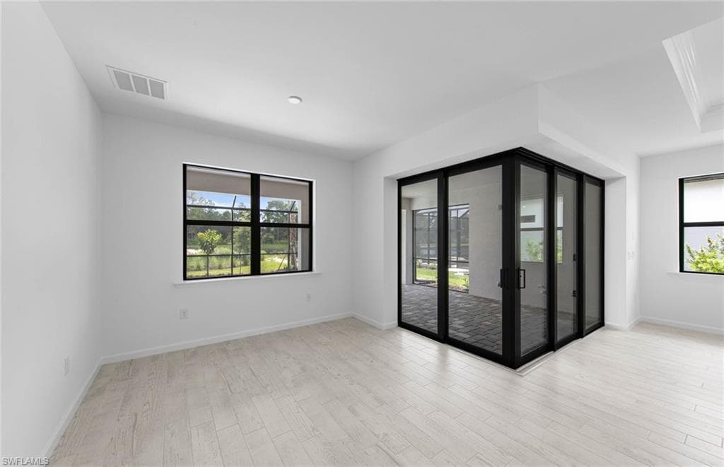 2049 Terreno BLVD-24