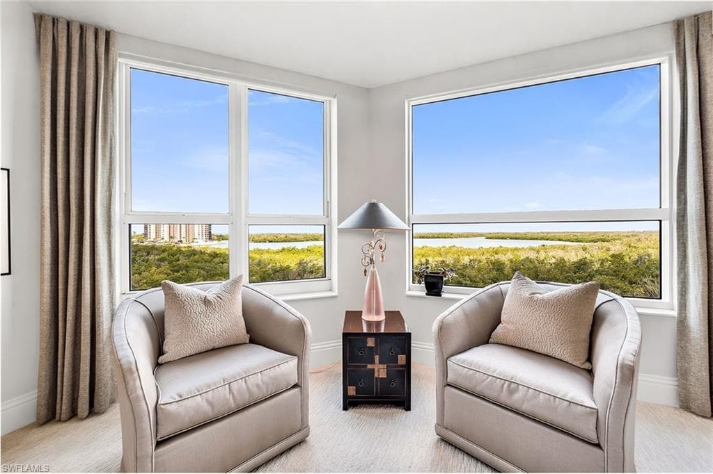 285 Grande WAY 503-7