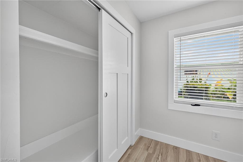 4957 Sorrento CT-28