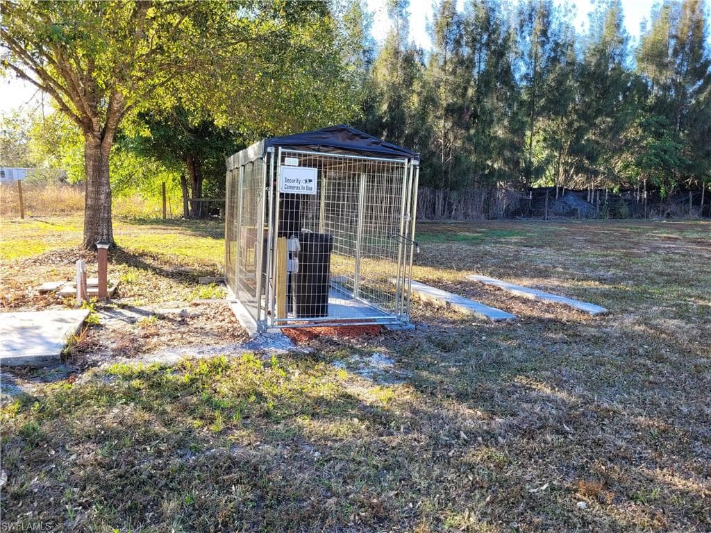 330 N Cabbage Palm ST-32
